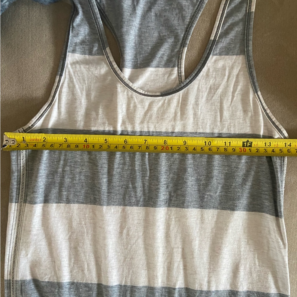 Lululemon Superb Tank - Picture 7 of 7